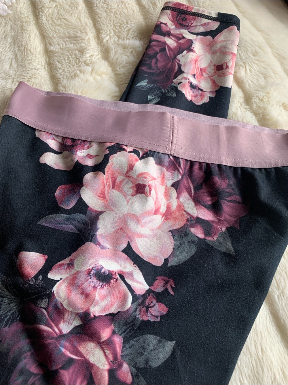 Y2K Black pink roses spandex walking running yoga athletic glam leggings M - Picture 8 of 8